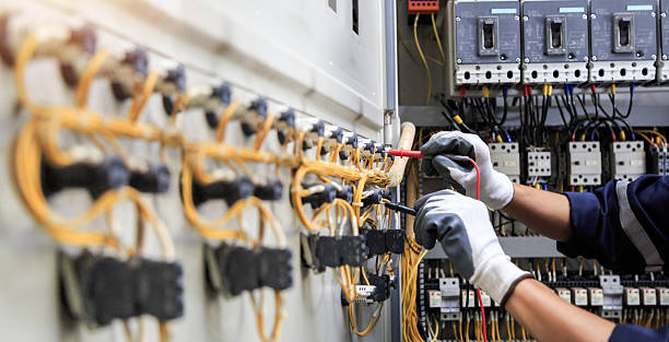 Professional Electrician technician working in Deep River Center, CT